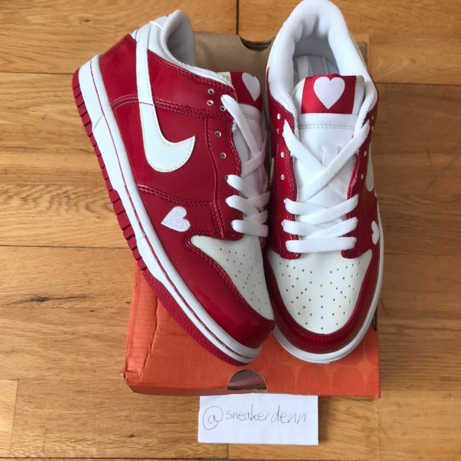 Nike dunk low hot sale valentines day 2004