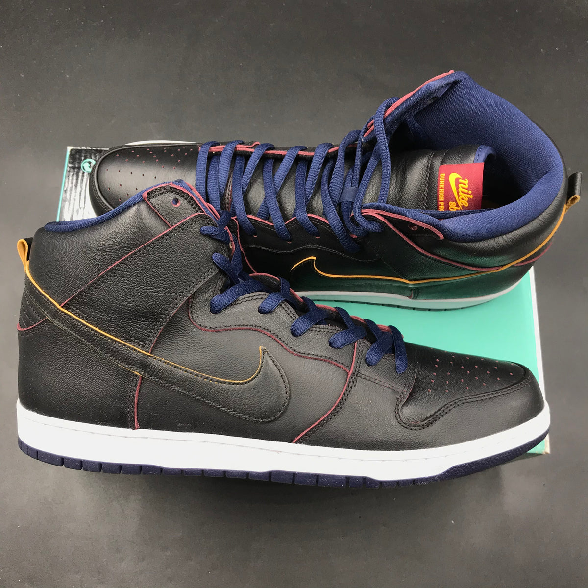 Nike sb cavs dunk shop