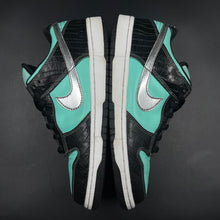 Load image into Gallery viewer, US9.5 Nike SB Dunk Low Tiffany (2005)
