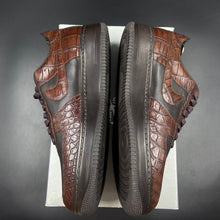 Load image into Gallery viewer, US13 Nike Air Force 1 LUX Crocodile (2007)
