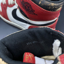 Load image into Gallery viewer, US11.5 Air Jordan 1 High Chicago OG (1985)
