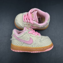 Load image into Gallery viewer, 3C Nike Dunk Low Hemp Pink (2004)
