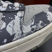 Load image into Gallery viewer, US13 Nike Dunk Low Grey Splatter (2002)
