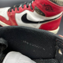 Load image into Gallery viewer, US10.5 Air Jordan 1 High Chicago OG (1985)
