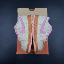 Load image into Gallery viewer, 5C Nike Dunk Low Hemp Pink (2004)
