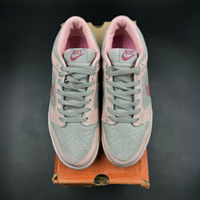 Load image into Gallery viewer, US9 Nike Dunk Low Pro Pink Grey (2003)
