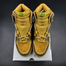 Load image into Gallery viewer, US9 Nike SB Dunk High Lucky 7 (2004)
