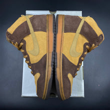 Load image into Gallery viewer, US10 Nike SB Dunk High Maple (2003)
