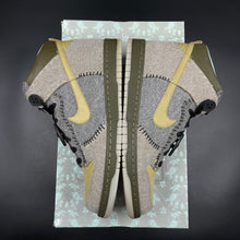 Load image into Gallery viewer, US12 Nike Dunk High Coraline Big Button Special Box (2009)
