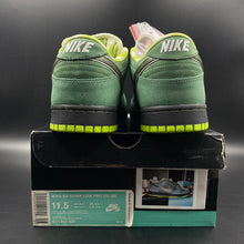 Load image into Gallery viewer, US11.5 Nike SB Dunk Low Green Lobster - Special Box (2018)

