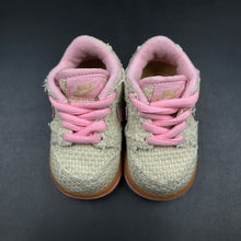 Load image into Gallery viewer, 3C Nike Dunk Low Hemp Pink (2004)
