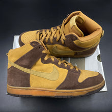 Load image into Gallery viewer, US10 Nike SB Dunk High Maple (2003)
