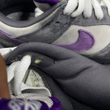 Load image into Gallery viewer, US9 Nike SB Dunk Low Purple Pigeon (2006)

