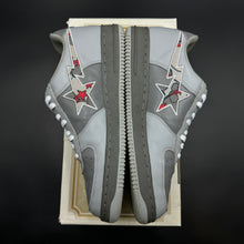Load image into Gallery viewer, US12 Bapesta Kaws Gray Red (2005)
