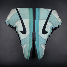 Load image into Gallery viewer, US12 Nike SB Dunk High Sea Crystal (2004)
