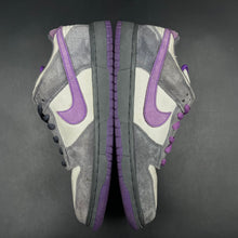Load image into Gallery viewer, US9 Nike SB Dunk Purple Pigeon (2006)
