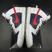 Load image into Gallery viewer, US9 Nike Dunk High iD New England Patriots (2013)
