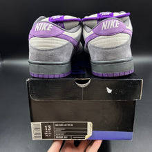 Load image into Gallery viewer, US13 Nike SB Dunk Low Purple Pigeon (2006)
