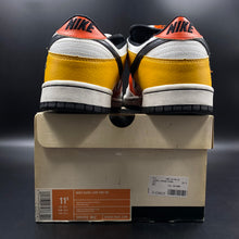 Load image into Gallery viewer, US11.5 Nike SB Dunk Low Raygun White (2005)
