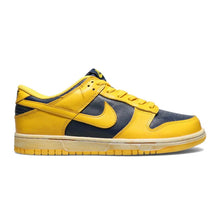 Load image into Gallery viewer, US10 Nike Dunk Low Reverse Michigan VNTG (2010)
