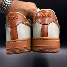 Load image into Gallery viewer, US9.5 Bapesta Saddle Brown Grey (2011)
