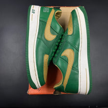 Load image into Gallery viewer, US8 Nike Air Force 1 SVSM LeBron James (2004)

