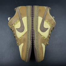 Load image into Gallery viewer, US9 Nike SB Dunk Low Shanghai 2 (2005)
