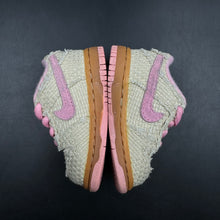 Load image into Gallery viewer, 3C Nike Dunk Low Hemp Pink (2004)
