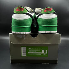 Load image into Gallery viewer, US12 Nike SB Dunk Low Heineken (2003)
