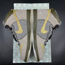 Load image into Gallery viewer, US12 Nike Dunk High Coraline Big Button Special Box (2009)
