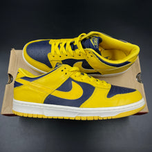Load image into Gallery viewer, US9.5 Nike Dunk Low Reverse Michigan (1999)
