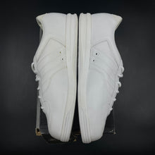 Load image into Gallery viewer, US11 Reebok S. Carter Triple White (2003)
