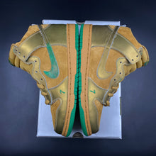 Load image into Gallery viewer, US9 Nike SB Dunk High Lucky 7 (2004)
