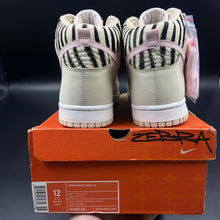 Load image into Gallery viewer, US10.5 Nike Dunk High Zebra (2005)
