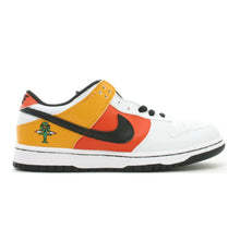 Load image into Gallery viewer, US11.5 Nike SB Dunk Low Raygun White (2005)
