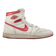Load image into Gallery viewer, US9 Air Jordan 1 High OG Red Metallic (1985)
