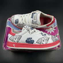 Load image into Gallery viewer, US7 Reebok Ice Cream Flavor ‘Diamonds &amp; Dollars’ White / Pink (2004)
