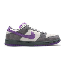Load image into Gallery viewer, US9 Nike SB Dunk Low Purple Pigeon (2006)
