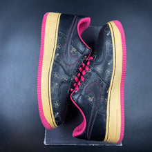 Load image into Gallery viewer, US9.5 Nike Air Force 1 Black Cerise (2007)
