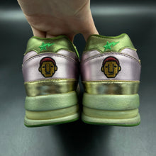 Load image into Gallery viewer, US8 Bape Roadsta Pharrell Gold / Green (2006)
