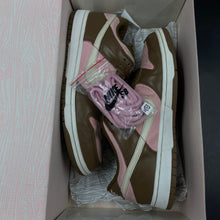 Load image into Gallery viewer, US11 Nike SB Dunk Low Stüssy Cherry (2005)
