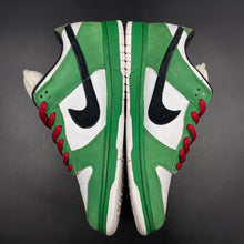 Load image into Gallery viewer, US11 Nike SB Dunk Low Heineken (2003)
