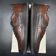 Load image into Gallery viewer, US12 Nike Air Force 1 LUX Crocodile (2007)
