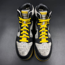 Load image into Gallery viewer, US10 Nike Dunk High FLOM x Livestrong (2009)

