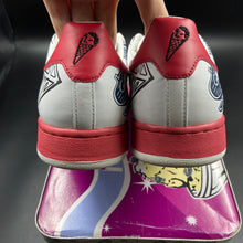 Load image into Gallery viewer, US12 Reebok Ice Cream Flavor ‘Diamonds &amp; Dollars’ White / Pink (2004)
