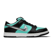 Load image into Gallery viewer, US11 Nike SB Dunk Low Diamond Supply Tiffany (2005)
