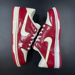 Nike dunk low valentines day 2004 sales