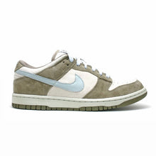 Load image into Gallery viewer, US10.5 Nike Dunk Low 6.0 Light Stone (2006)
