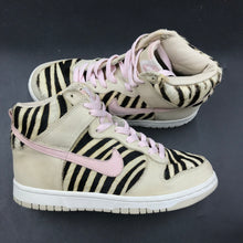 Load image into Gallery viewer, US5.5 Nike Dunk High Zebra (2005)
