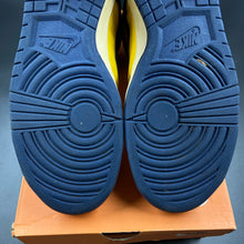 Load image into Gallery viewer, US12 Nike Dunk High Michigan VNTG (2007)
